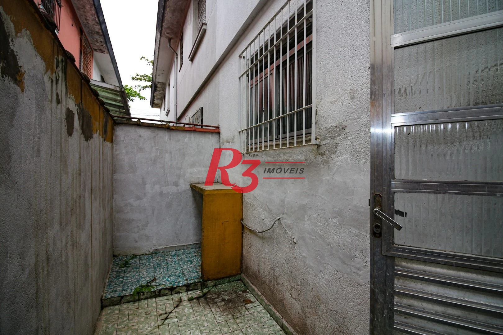 Casa com 2 dormitórios à venda, 72 m² por R$ 300.000,00 - Vila Matias - Santos/SP
