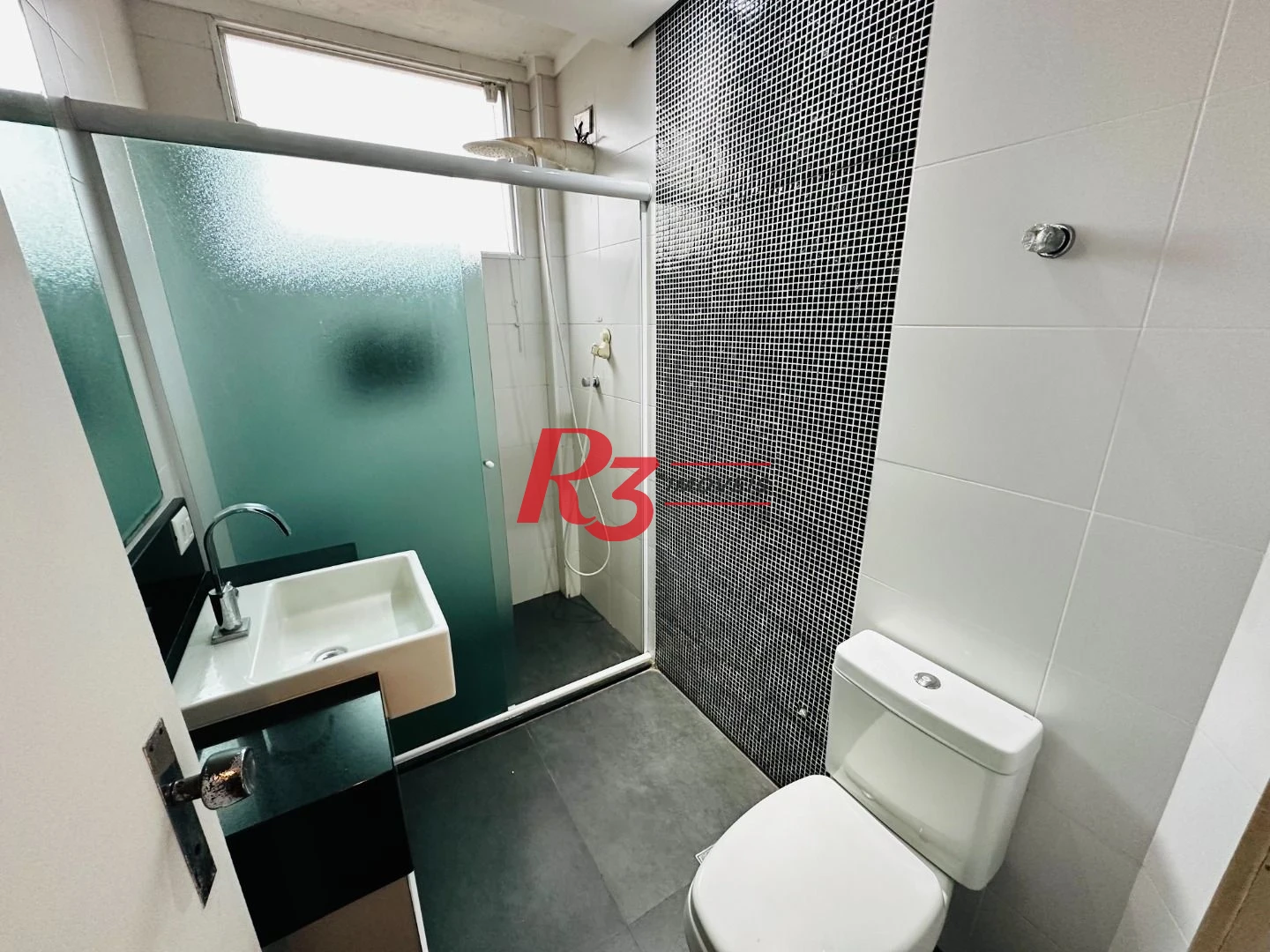 Apartamento com 2 dormitórios à venda, 110 m² por R$ 530.000,00 - Embaré - Santos/SP