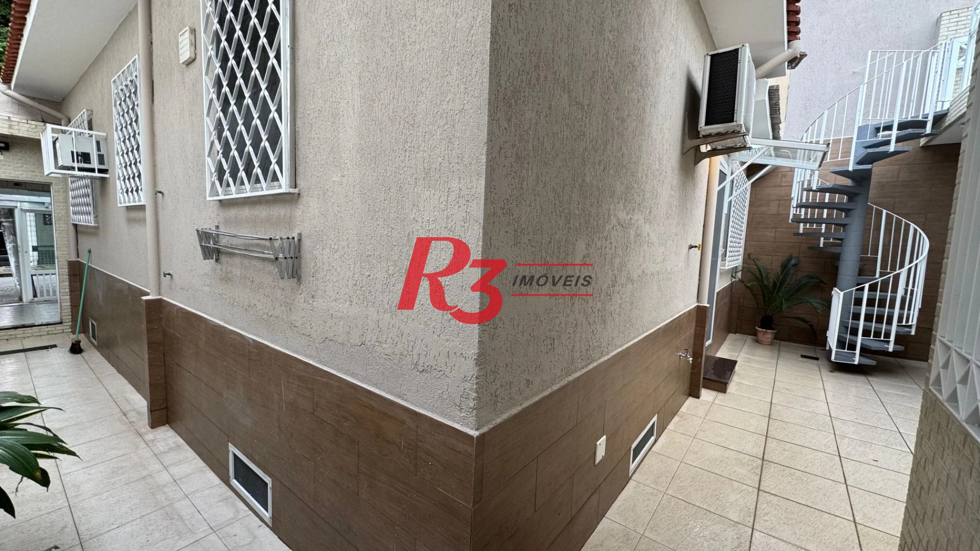 Casa com 4 dormitórios para alugar, 100 m² por R$ 4.700,00/mês - Encruzilhada - Santos/SP