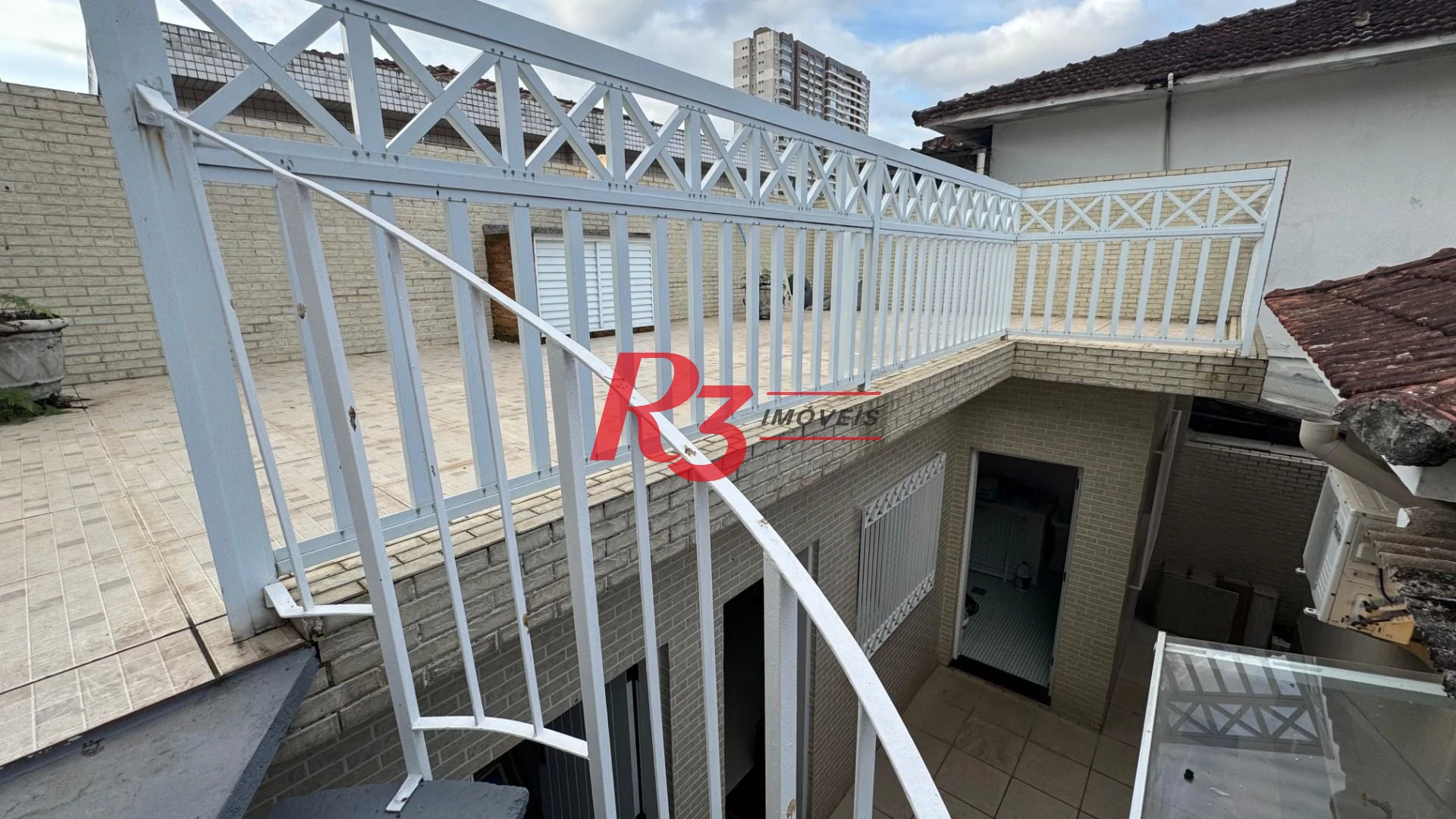 Casa com 4 dormitórios para alugar, 100 m² por R$ 4.700,00/mês - Encruzilhada - Santos/SP