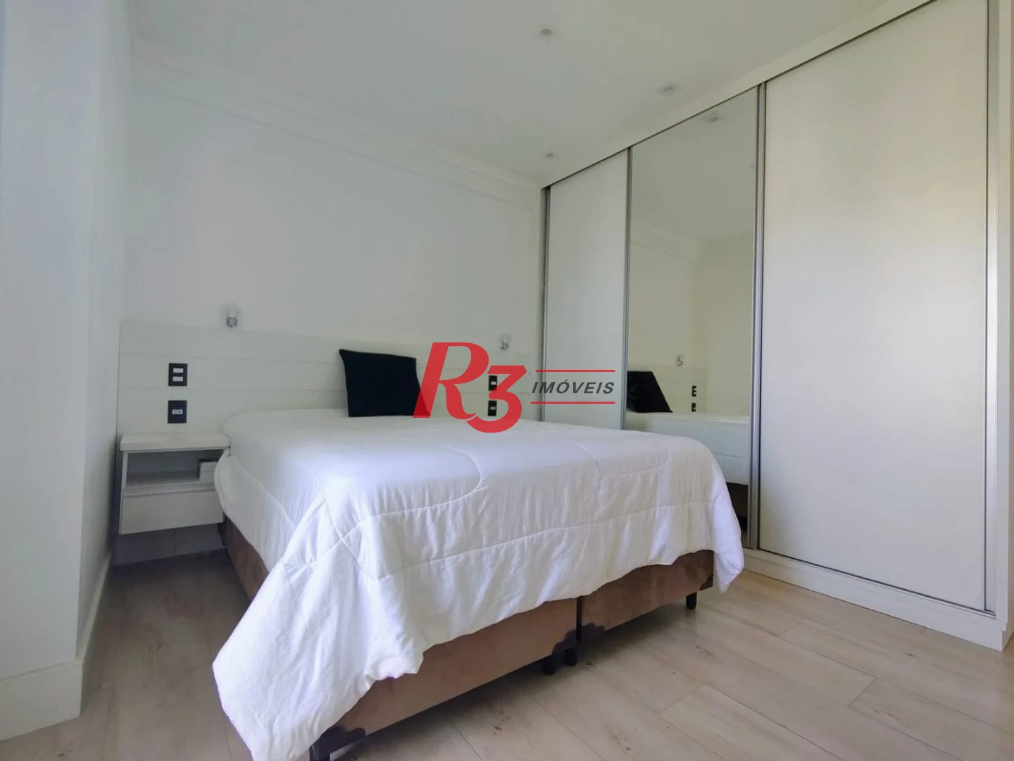 Apartamento com 1 dormitório à venda, 62 m² por R$ 830.000,00 - Ponta da Praia - Santos/SP