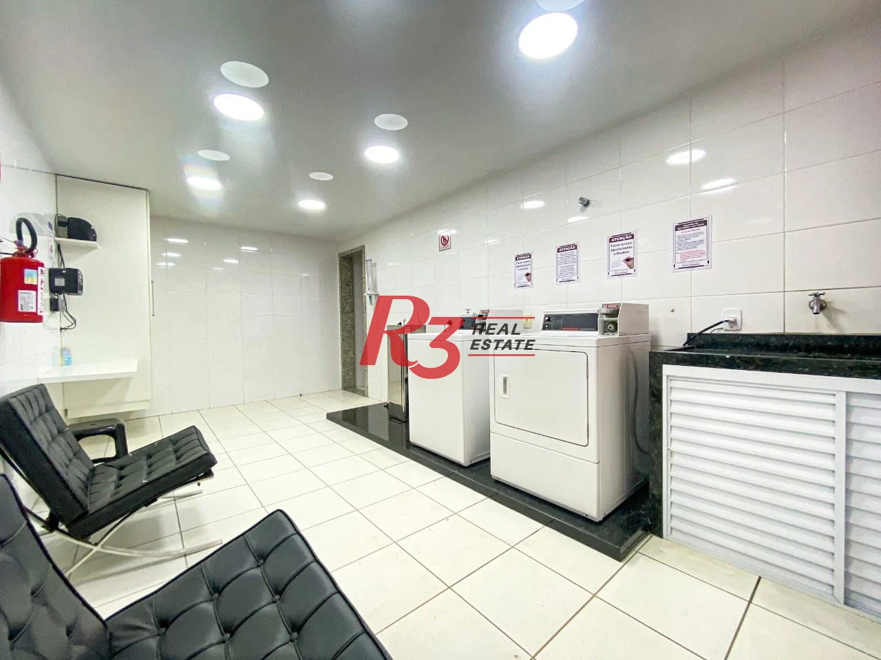 Apartamento com 2 dormitórios à venda, 97 m² por R$ 1.250.000,00 - Gonzaga - Santos/SP