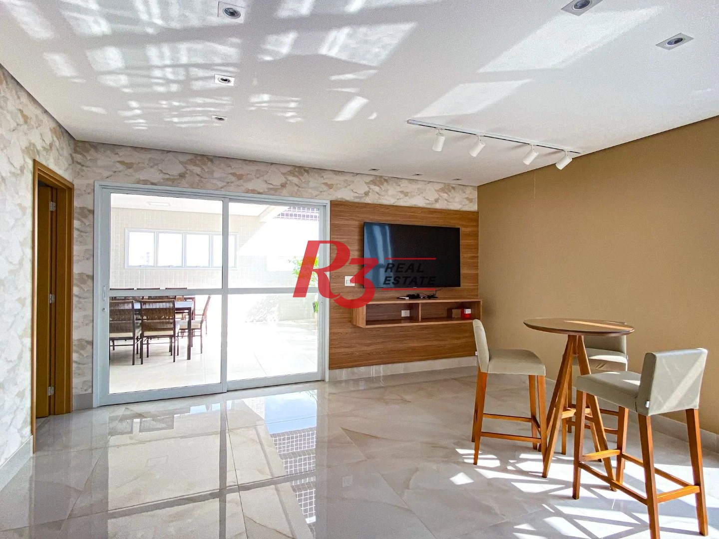 Apartamento com 2 dormitórios para alugar, 69 m² por R$ 5.500,00/mês - Boqueirão - Santos/SP
