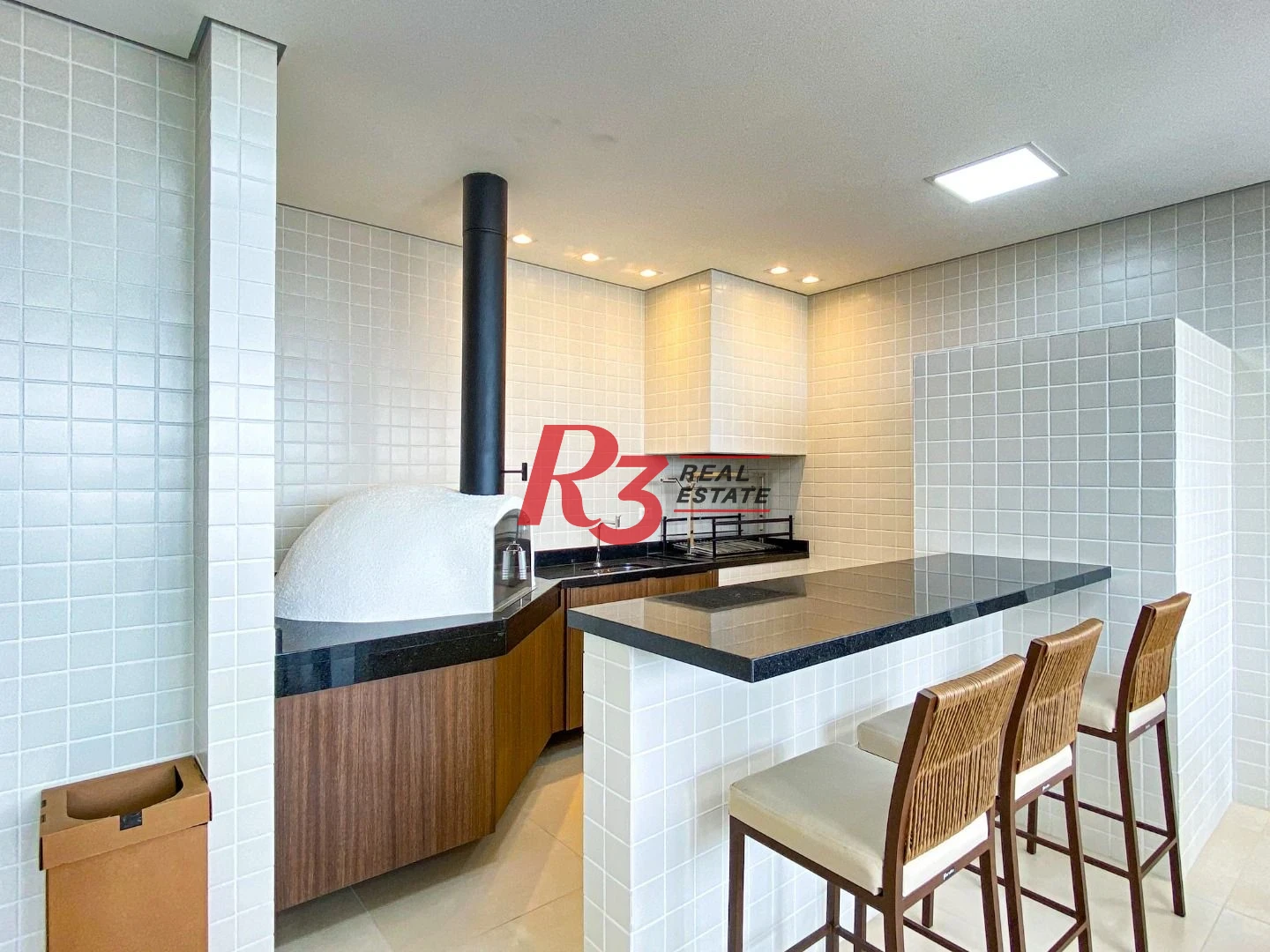 Apartamento com 2 dormitórios para alugar, 69 m² por R$ 5.500,00/mês - Boqueirão - Santos/SP