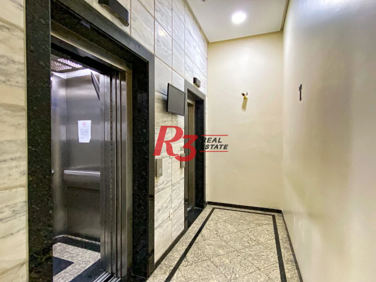 Sala para alugar, 115 m² por R$ 4.400/pacote mensal - Vila Mathias - Santos/SP