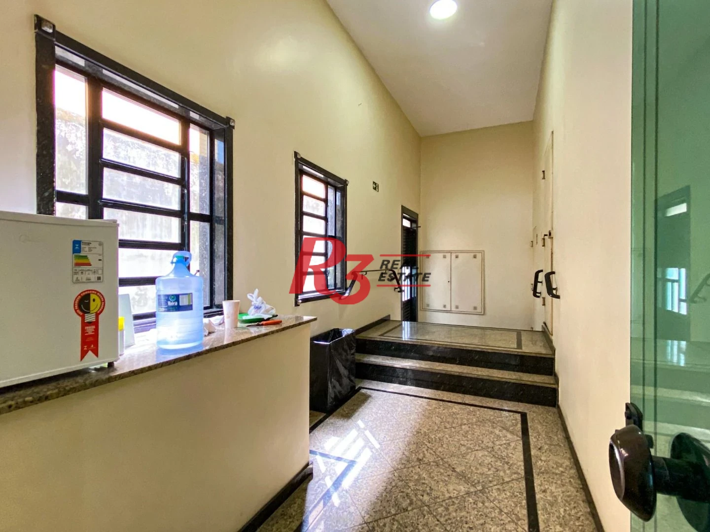 Sala para alugar, 115 m² por R$ 4.400/pacote mensal - Vila Mathias - Santos/SP