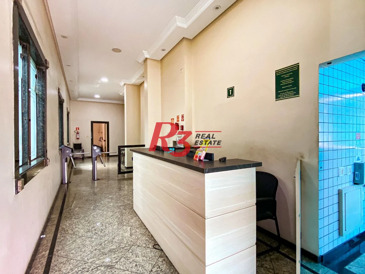 Sala para alugar, 115 m² por R$ 4.400/pacote mensal - Vila Mathias - Santos/SP