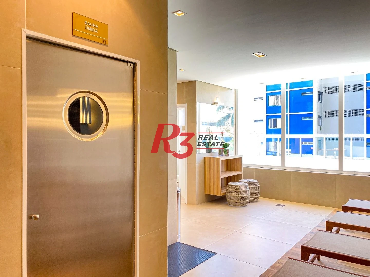 EXECLENTE APARTAMENTO NA APARECIDA, ÓTIMA LOCALIZAÇÃO, DIFERENCIADO COM DOUBLE SUÍTE NO QUARTO CASAL, VARANDA E PLANEJADOS