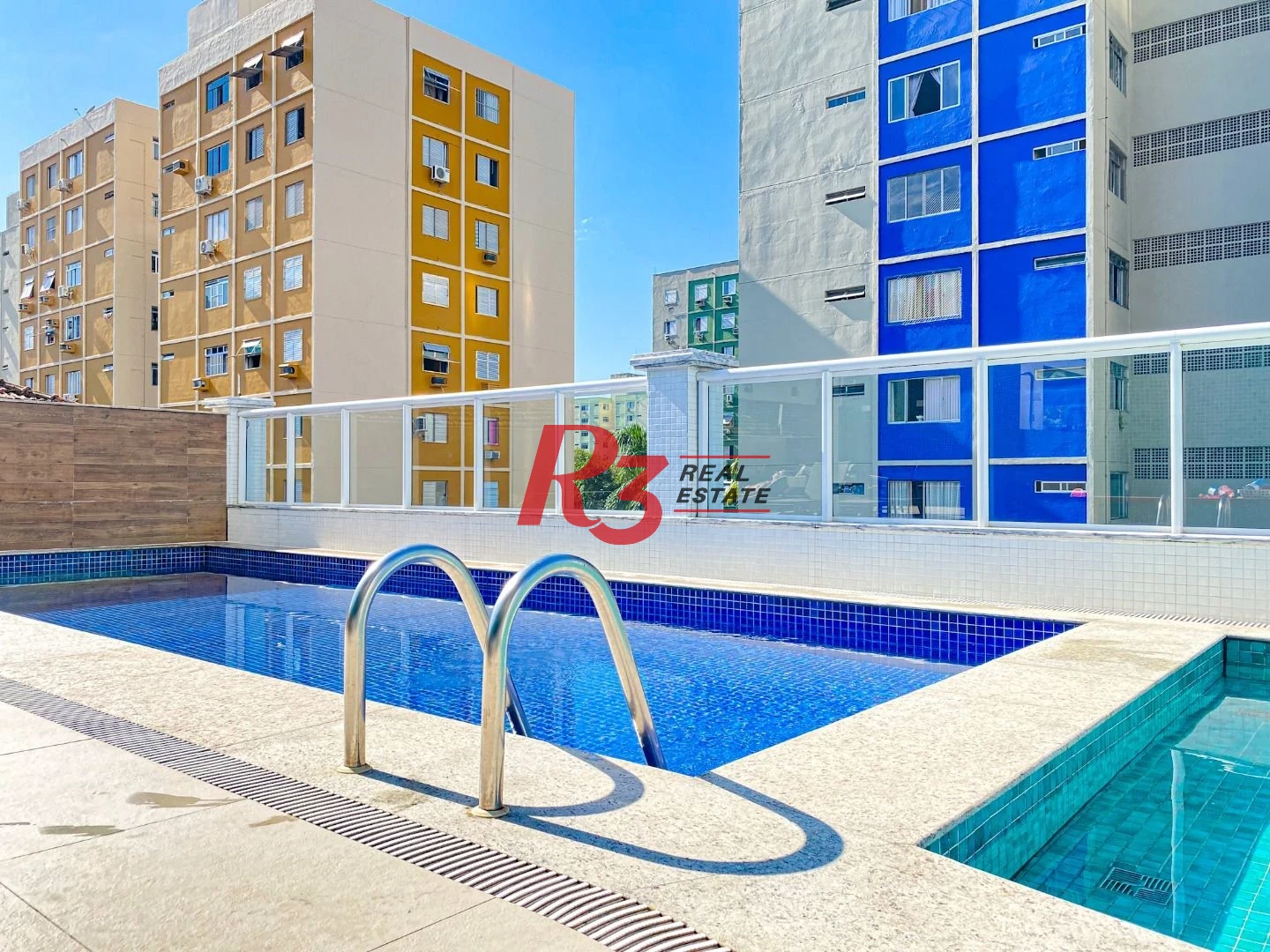EXECLENTE APARTAMENTO NA APARECIDA, ÓTIMA LOCALIZAÇÃO, DIFERENCIADO COM DOUBLE SUÍTE NO QUARTO CASAL, VARANDA E PLANEJADOS