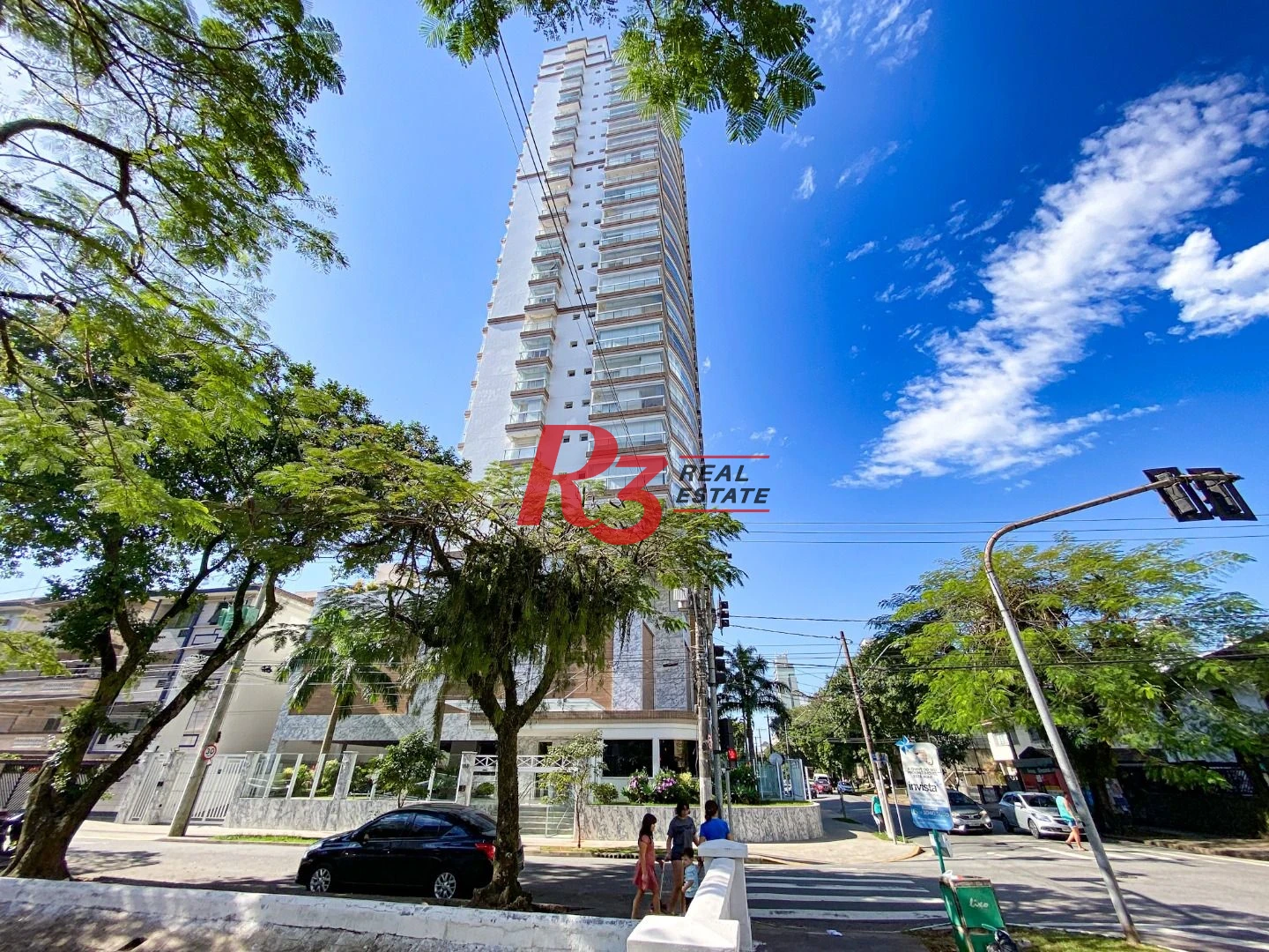 EXECLENTE APARTAMENTO NA APARECIDA, ÓTIMA LOCALIZAÇÃO, DIFERENCIADO COM DOUBLE SUÍTE NO QUARTO CASAL, VARANDA E PLANEJADOS