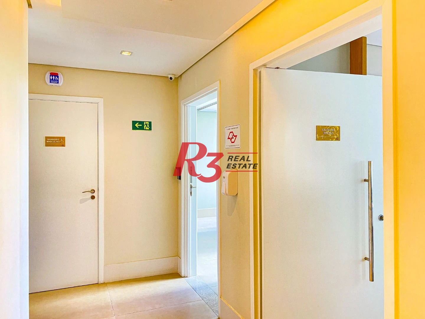 EXECLENTE APARTAMENTO NA APARECIDA, ÓTIMA LOCALIZAÇÃO, DIFERENCIADO COM DOUBLE SUÍTE NO QUARTO CASAL, VARANDA E PLANEJADOS
