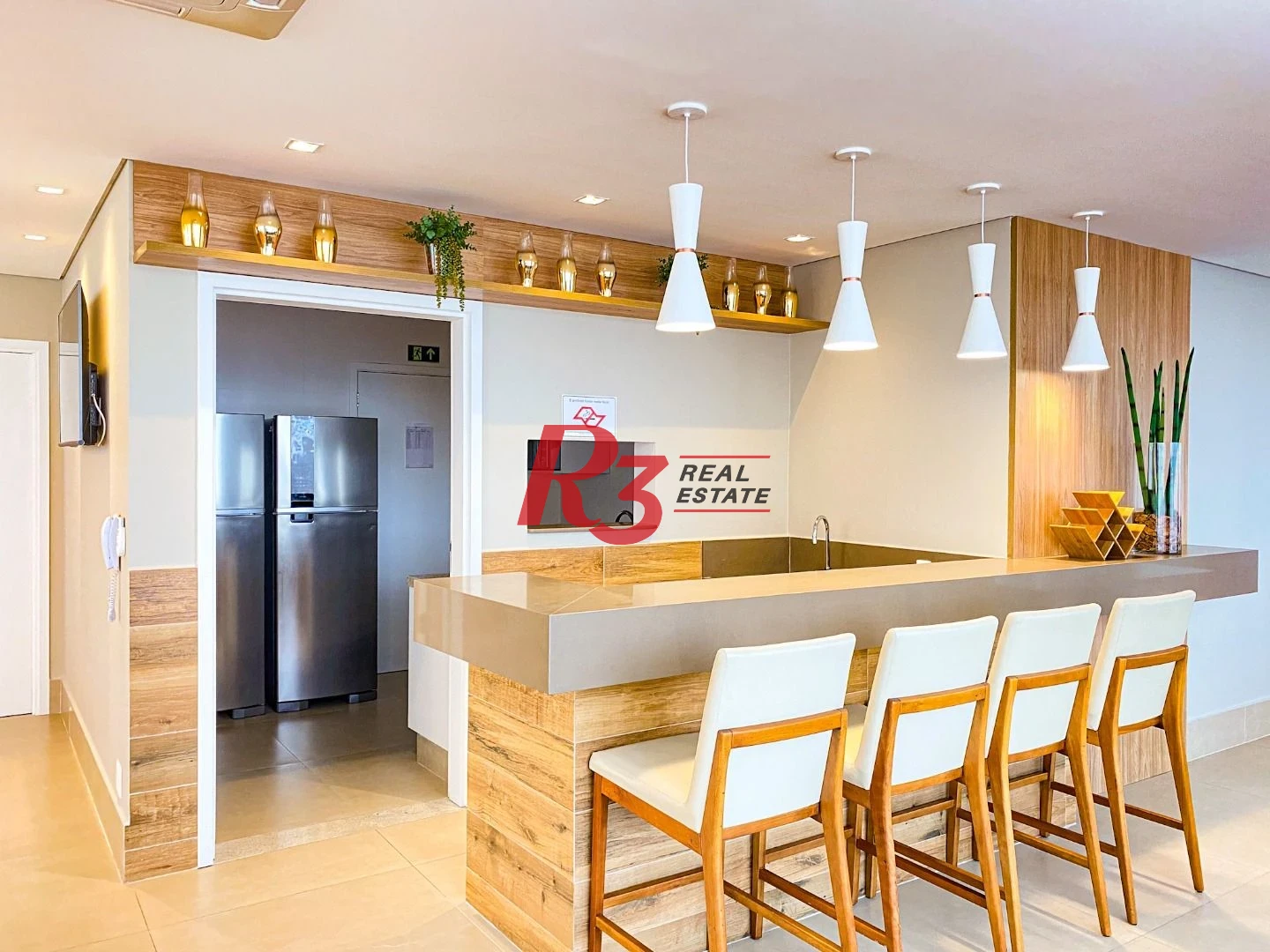 EXECLENTE APARTAMENTO NA APARECIDA, ÓTIMA LOCALIZAÇÃO, DIFERENCIADO COM DOUBLE SUÍTE NO QUARTO CASAL, VARANDA E PLANEJADOS