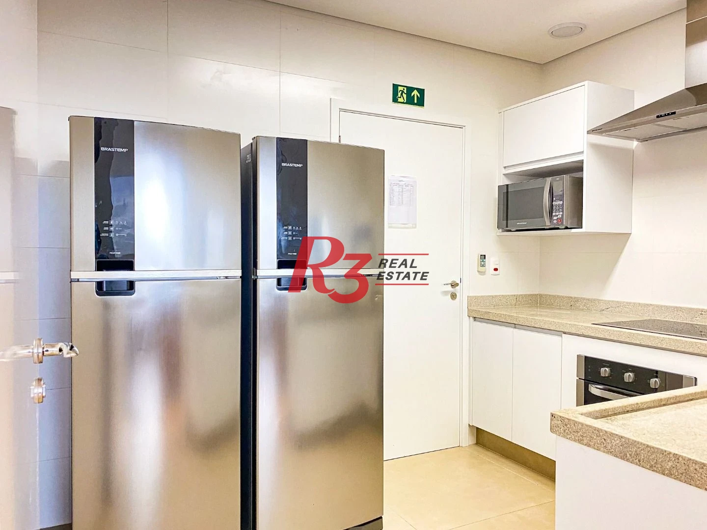 EXECLENTE APARTAMENTO NA APARECIDA, ÓTIMA LOCALIZAÇÃO, DIFERENCIADO COM DOUBLE SUÍTE NO QUARTO CASAL, VARANDA E PLANEJADOS