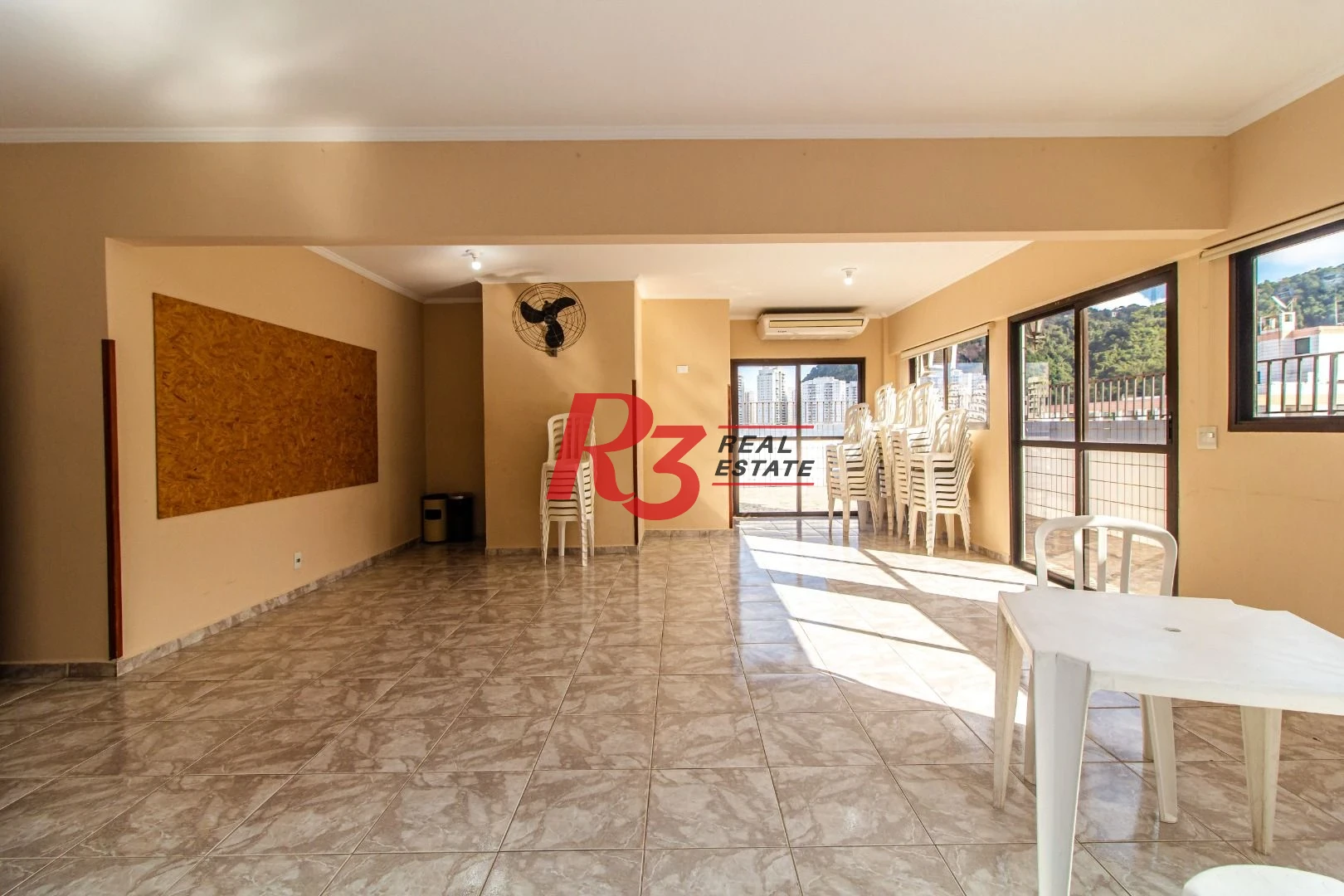 Apartamento com 2 dormitórios à venda, 104 m² por R$ 690.000,00 - Marapé - Santos/SP