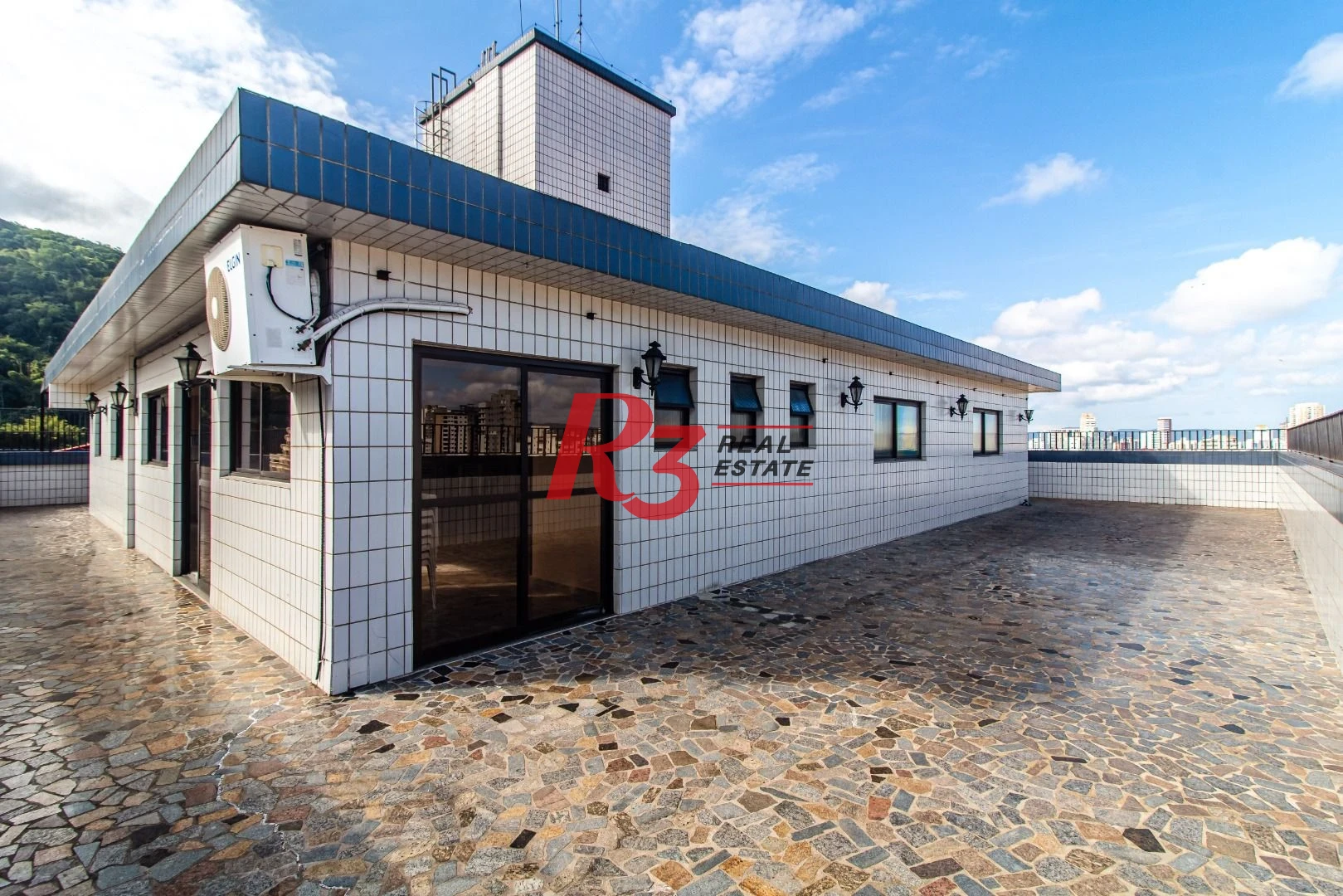 Apartamento com 2 dormitórios à venda, 104 m² por R$ 690.000,00 - Marapé - Santos/SP