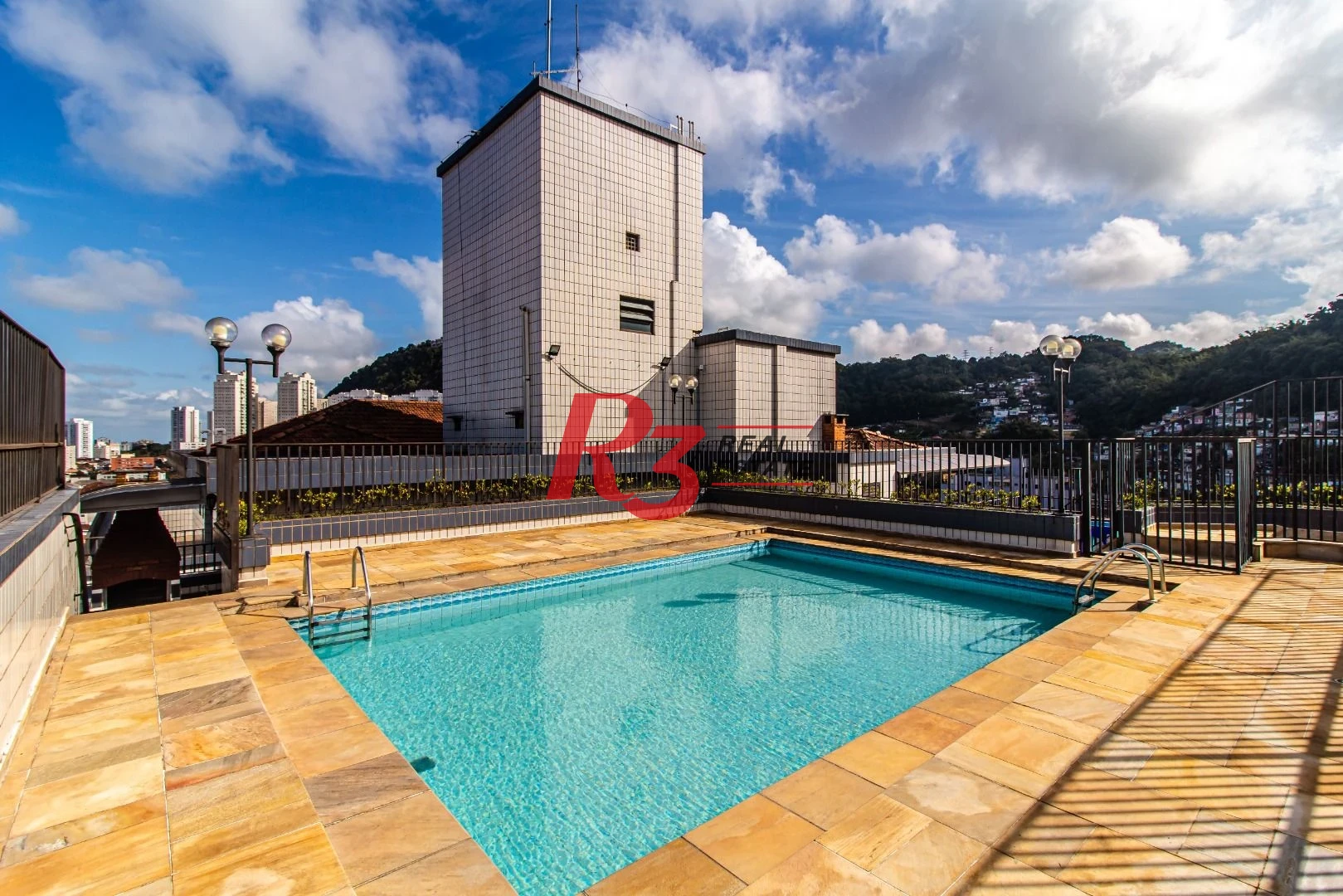 Apartamento com 2 dormitórios à venda, 104 m² por R$ 690.000,00 - Marapé - Santos/SP