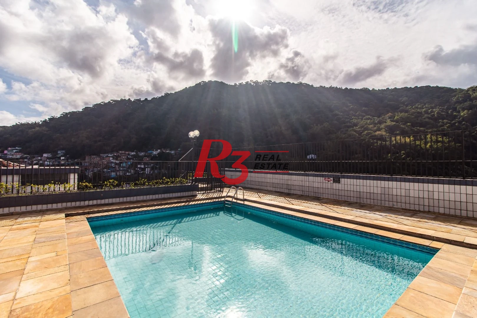 Apartamento com 2 dormitórios à venda, 104 m² por R$ 690.000,00 - Marapé - Santos/SP