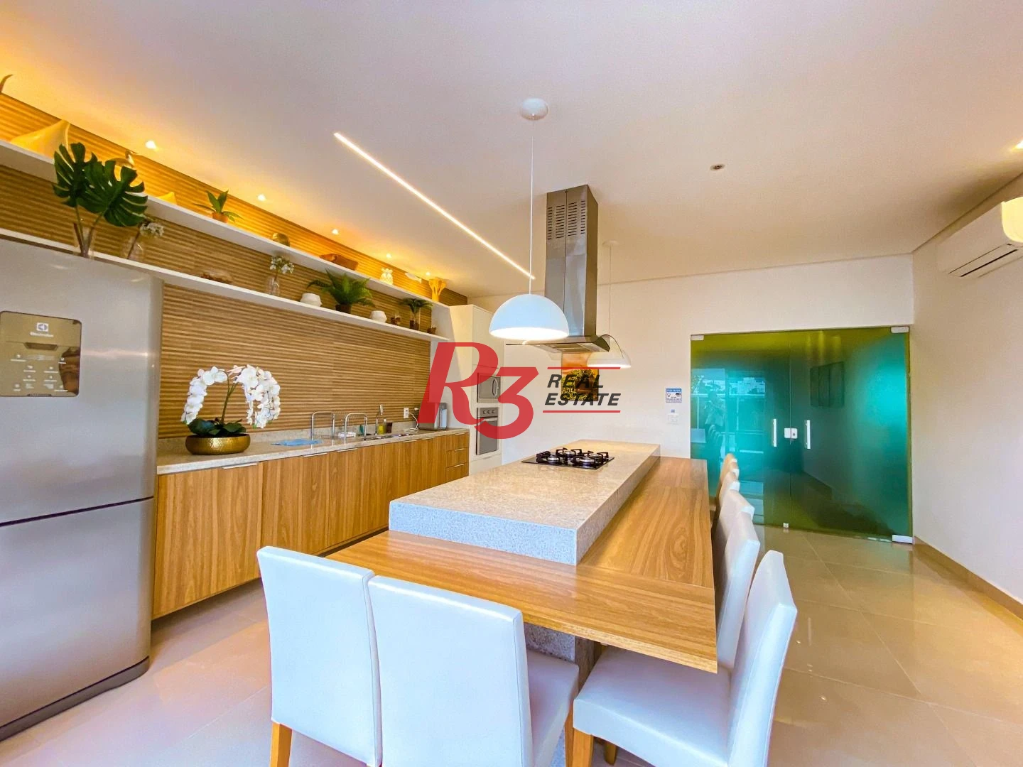 Apartamento com 3 dormitórios para alugar, 104 m² por R$ 14.500,00/mês - Gonzaga - Santos/SP