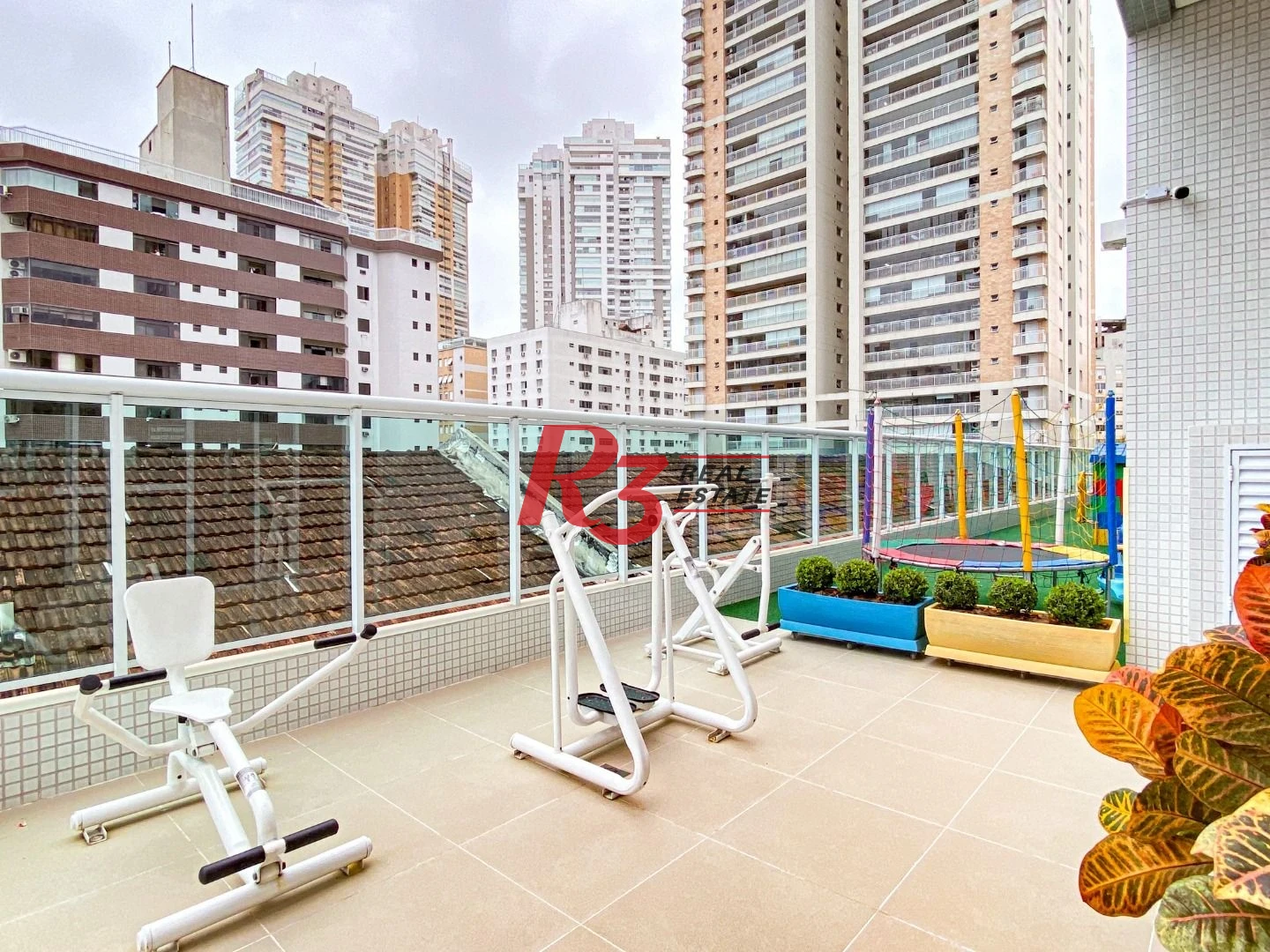 Apartamento com 3 dormitórios para alugar, 104 m² por R$ 14.500,00/mês - Gonzaga - Santos/SP