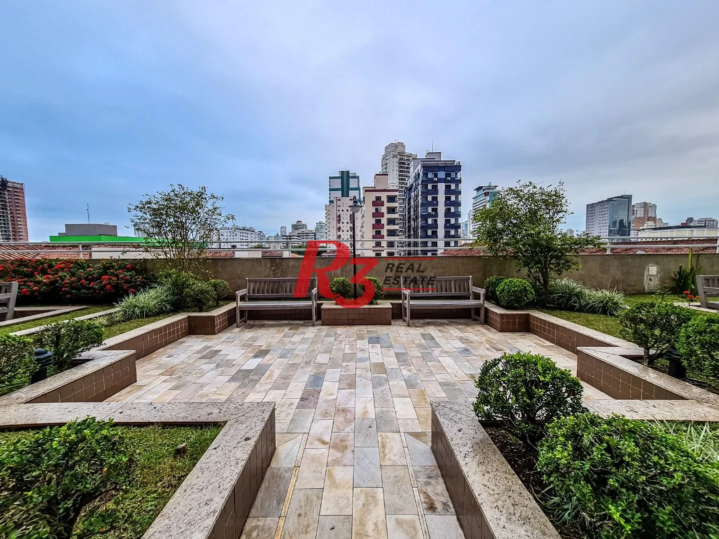 Apartamento com 2 dormitórios à venda, 69 m² por R$ 770.000,00 - Encruzilhada - Santos/SP