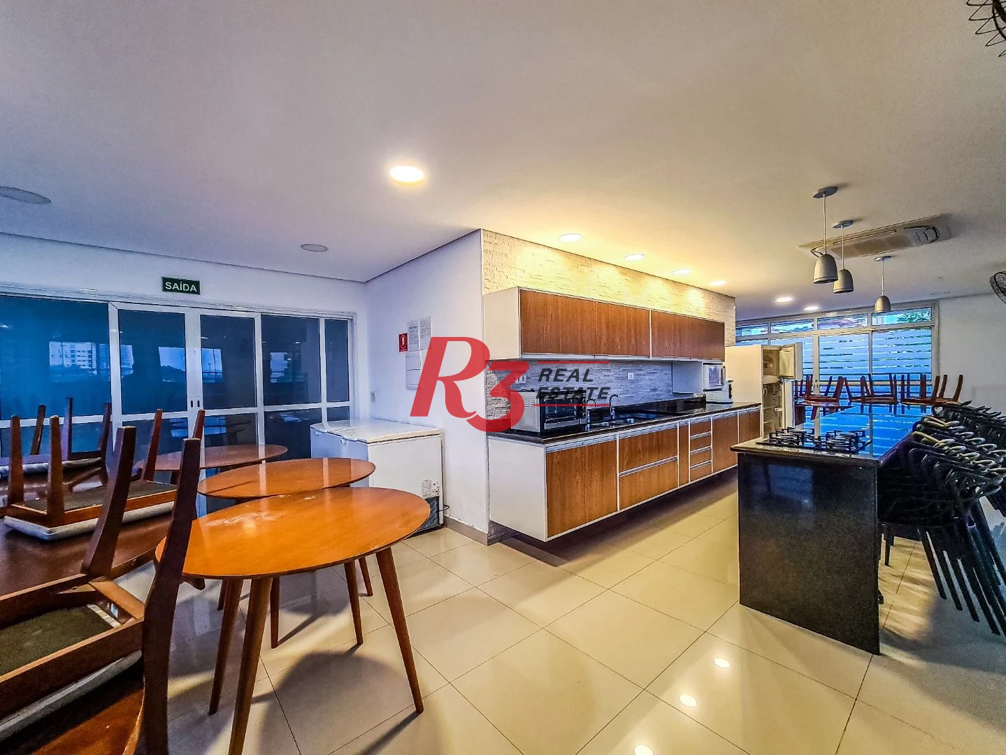 Apartamento com 2 dormitórios à venda, 69 m² por R$ 770.000,00 - Encruzilhada - Santos/SP