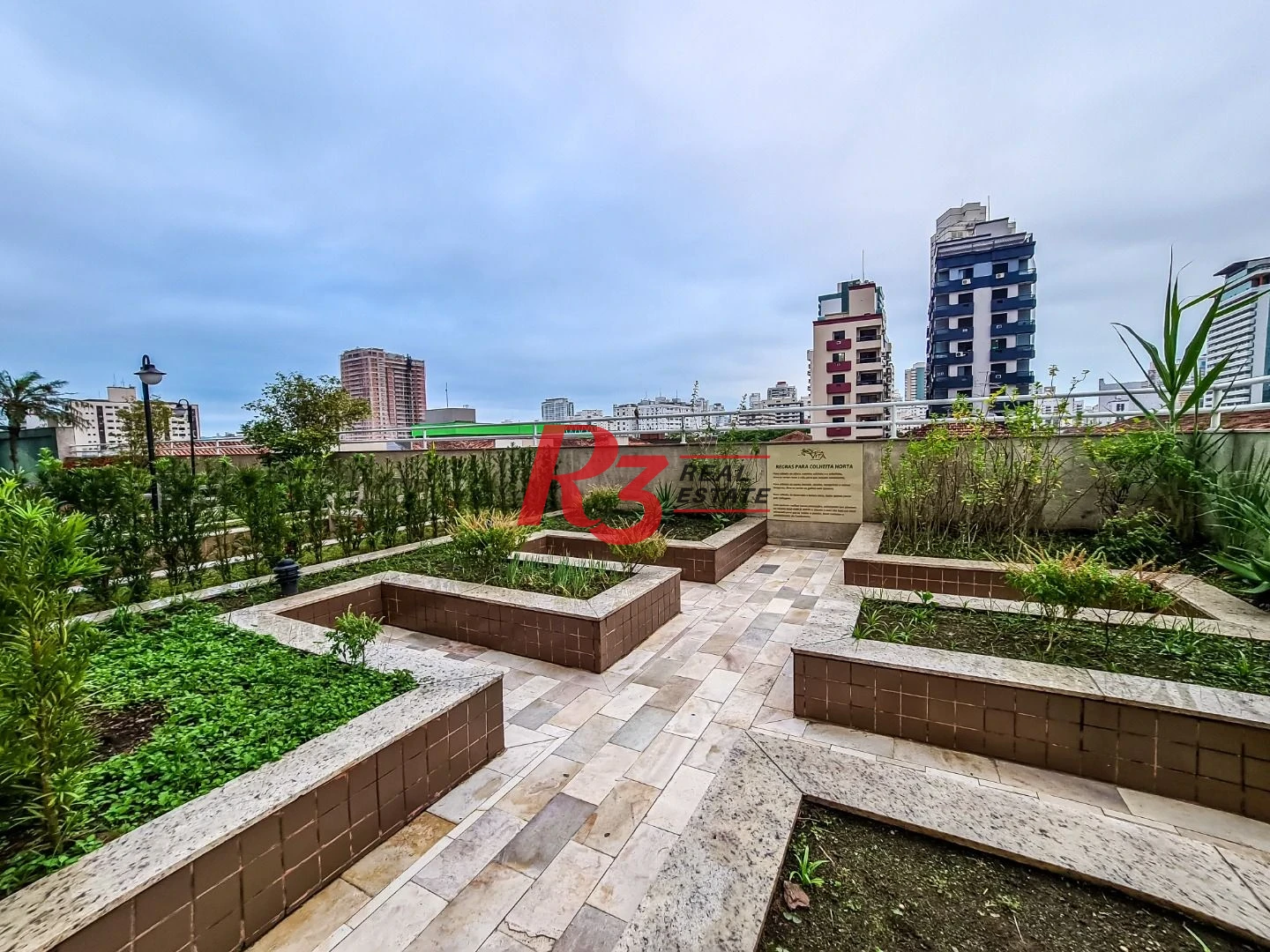 Apartamento com 2 dormitórios à venda, 69 m² por R$ 770.000,00 - Encruzilhada - Santos/SP