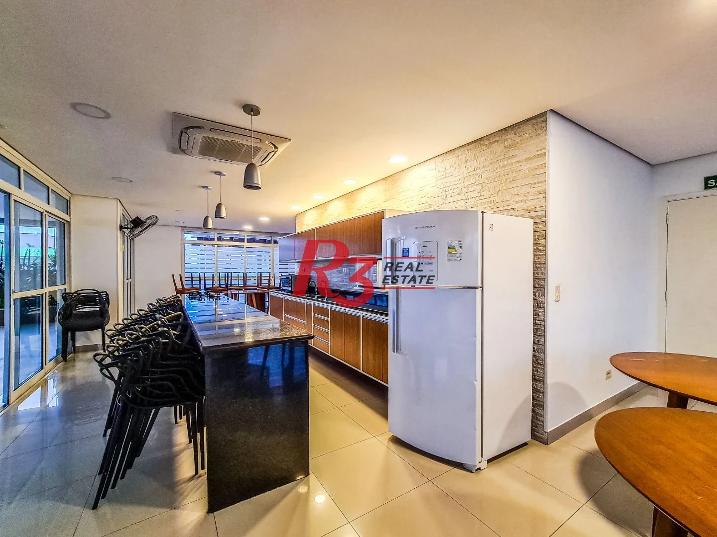 Apartamento com 2 dormitórios à venda, 69 m² por R$ 770.000,00 - Encruzilhada - Santos/SP