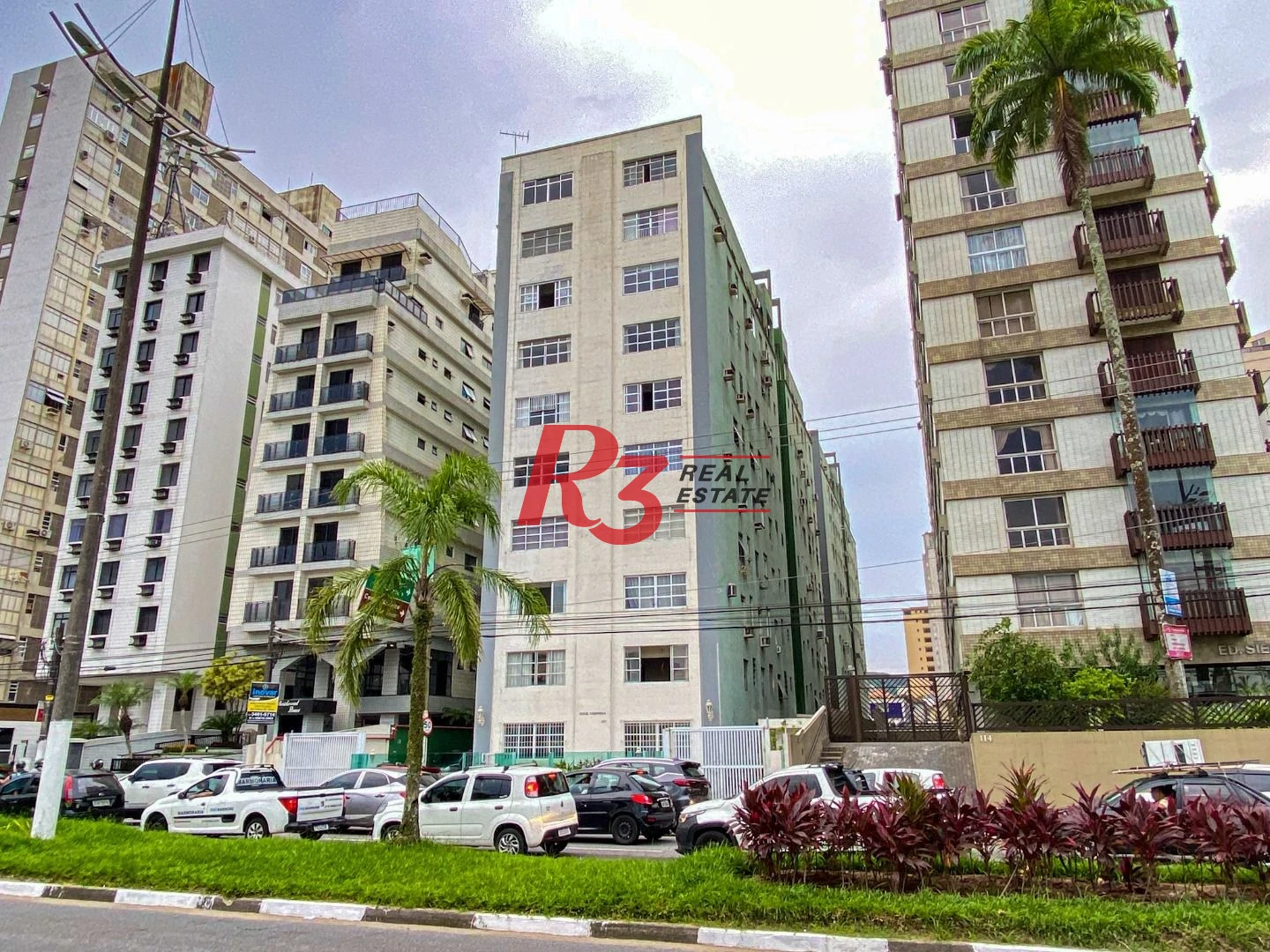 Excelente oportunidade para locação 100% mobiliada, em prédio frente mar, em Santos, 1 quarto e 1 vaga, condição muito especial!!