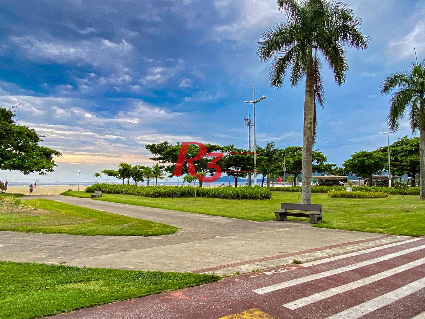Excelente oportunidade para locação 100% mobiliada, em prédio frente mar, em Santos, 1 quarto e 1 vaga, condição muito especial!!