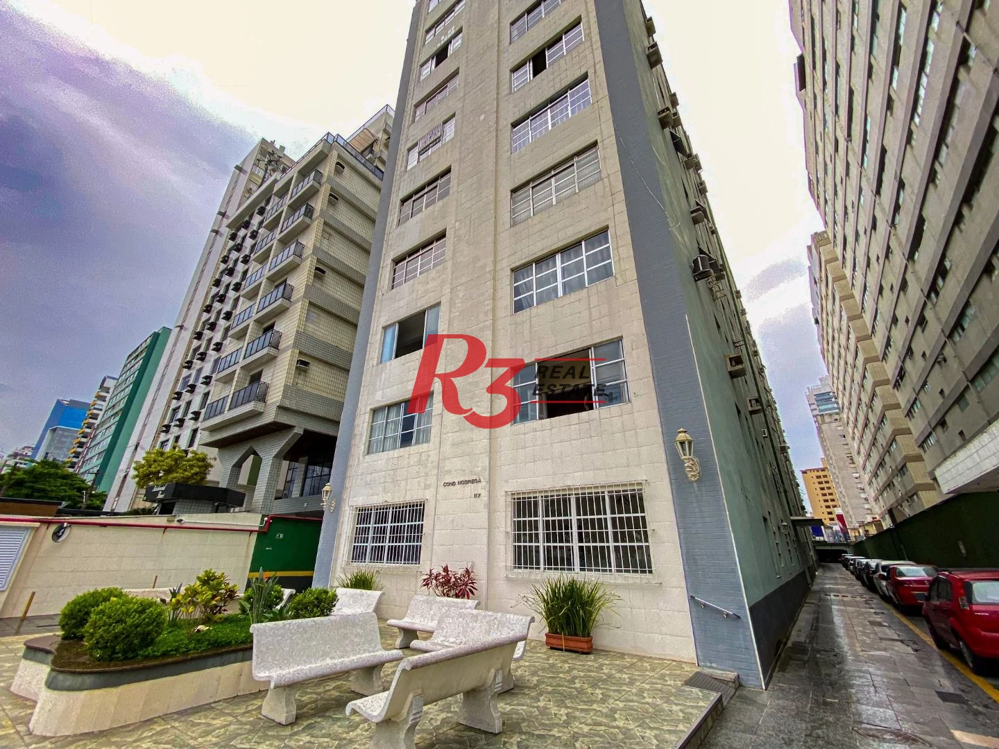 Excelente oportunidade para locação 100% mobiliada, em prédio frente mar, em Santos, 1 quarto e 1 vaga, condição muito especial!!