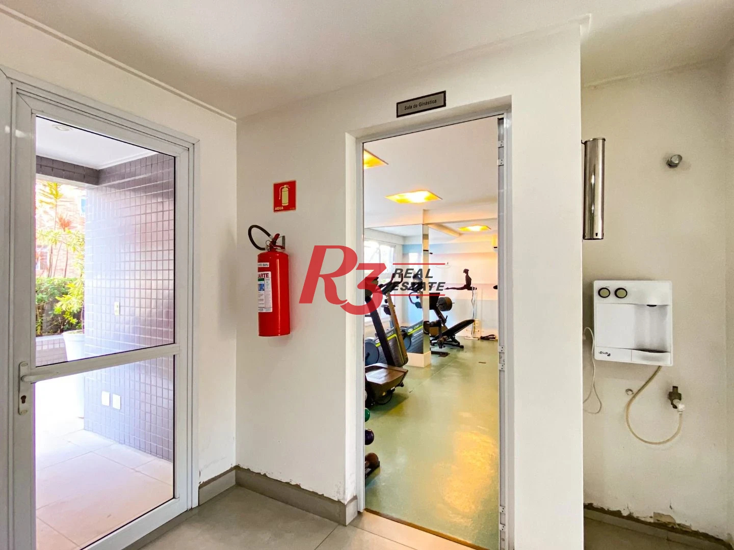 Apartamento com 2 dormitórios à venda, 82 m² por R$ 1.020.000,00 - Gonzaga - Santos/SP