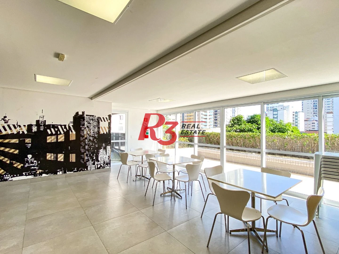 Apartamento com 2 dormitórios à venda, 82 m² por R$ 1.020.000,00 - Gonzaga - Santos/SP