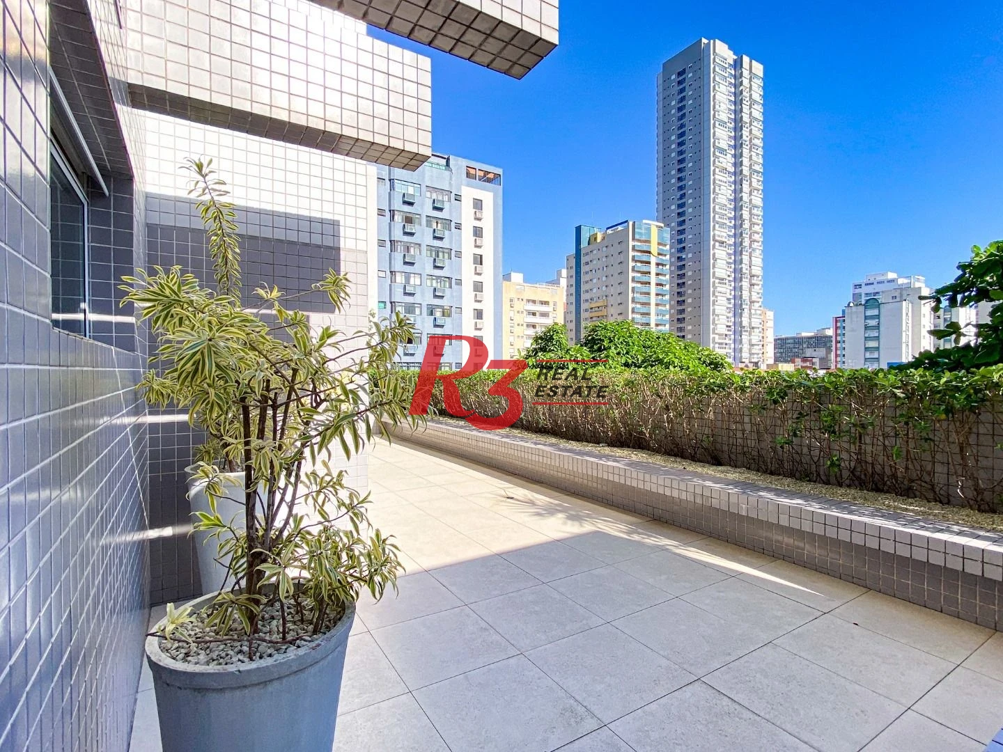 Apartamento com 2 dormitórios à venda, 82 m² por R$ 1.020.000,00 - Gonzaga - Santos/SP
