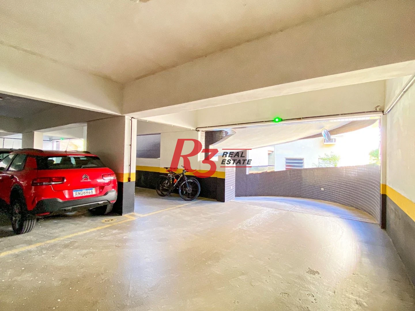 Apartamento com 2 dormitórios à venda, 82 m² por R$ 1.020.000,00 - Gonzaga - Santos/SP