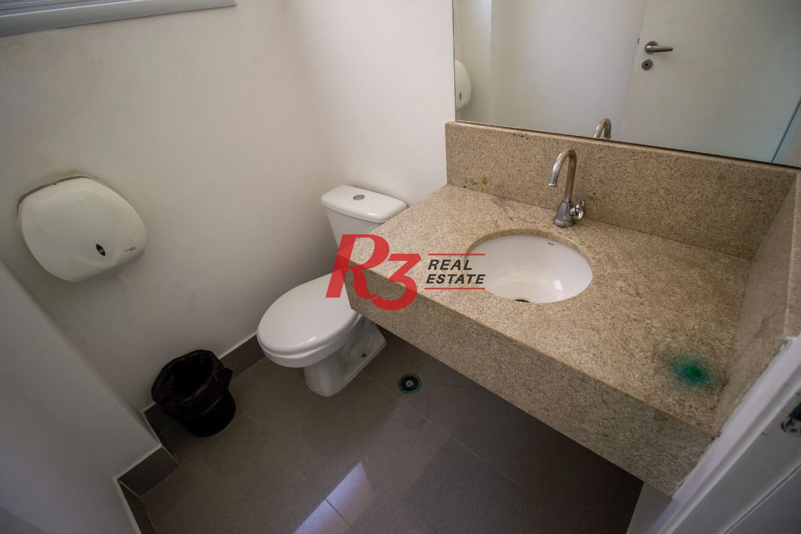 Sala, 44 m² - venda por R$ 550.000,00 ou aluguel por R$ 5.000,00/mês - Boqueirão - Santos/SP