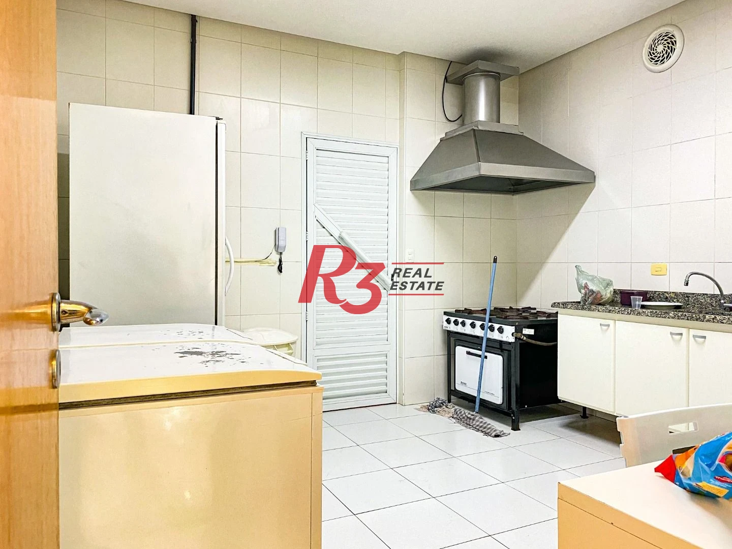 Apartamento com 3 dormitórios à venda, 138 m² por R$ 2.000.000,00 - Embaré - Santos/SP
