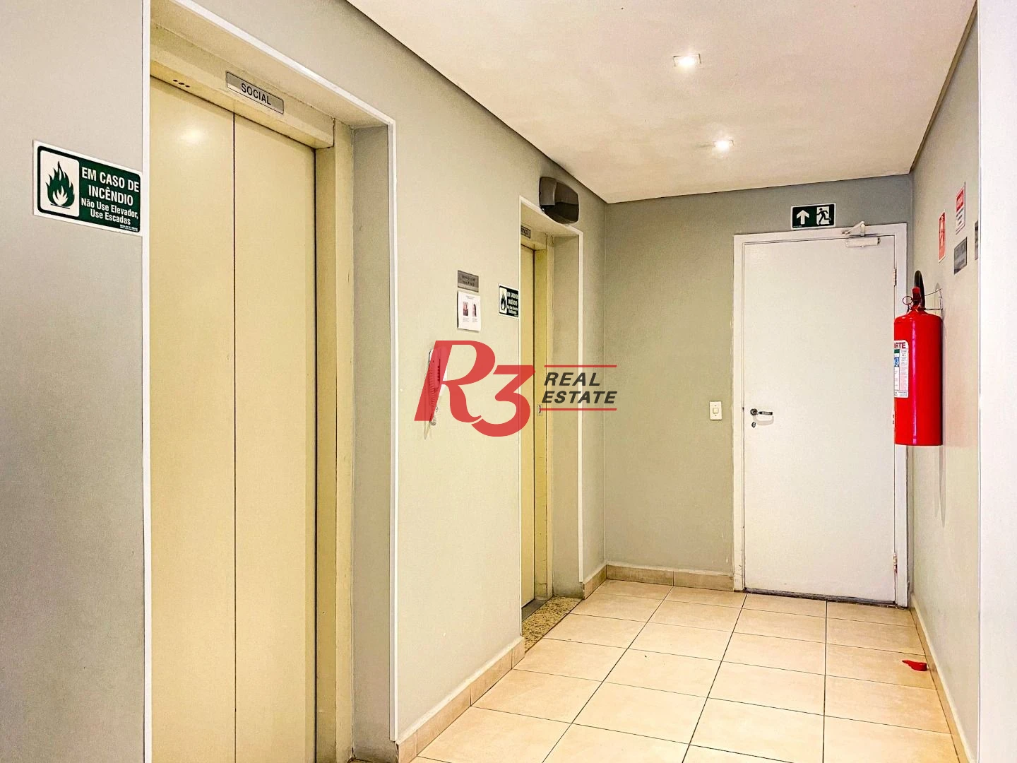 Cobertura com 3 dormitórios à venda, 189 m² por R$ 2.300.000,00 - Ponta da Praia - Santos/SP
