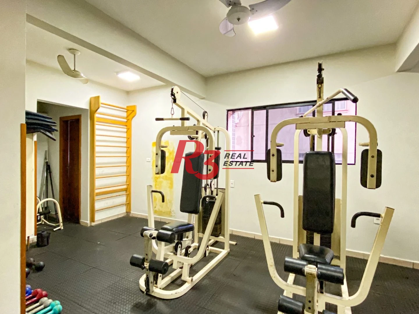 Cobertura com 1 dormitório à venda, 197 m² por R$ 1.500.000,00 - Gonzaga - Santos/SP