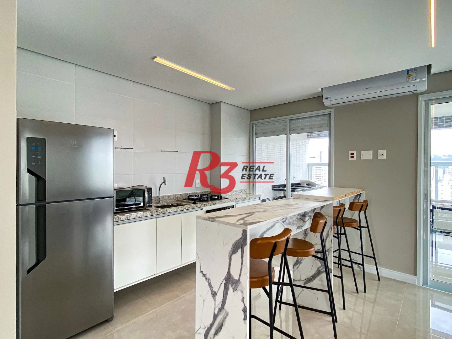 Apartamento com 2 dormitórios para alugar, 65 m² por R$ 6.300/mês - Vila Rica - Santos/SP