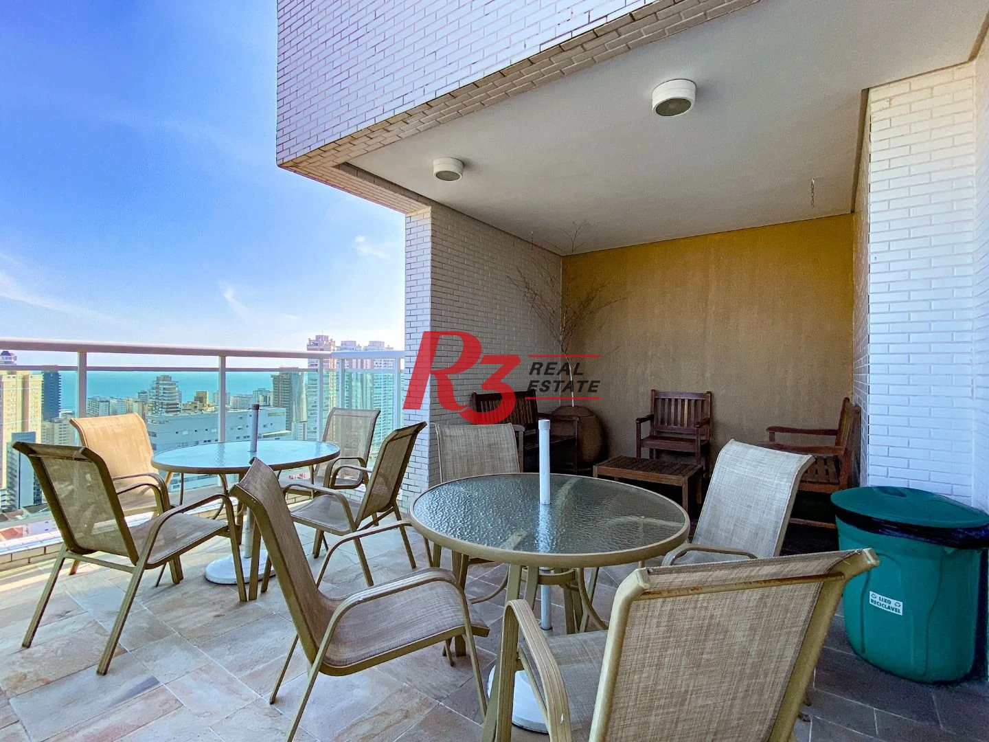 Apartamento com 3 dormitórios à venda, 109 m² por R$ 1.380.000,00 - Gonzaga - Santos/SP