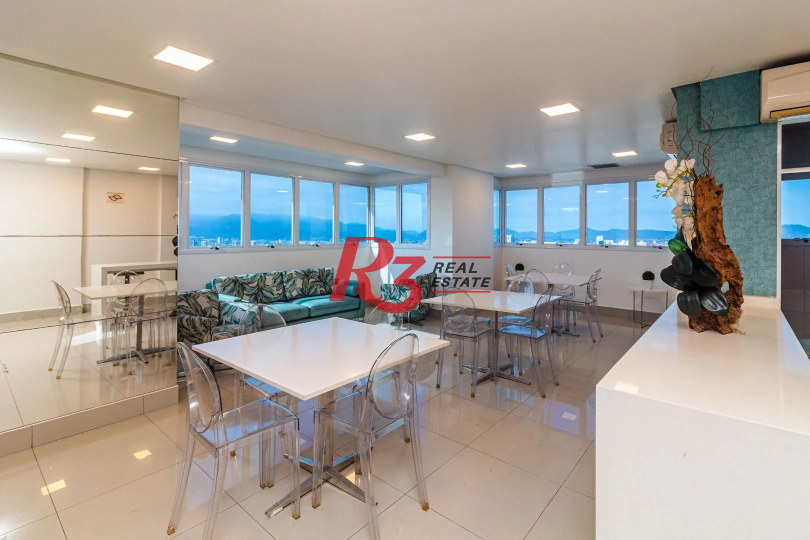 Apartamento com 3 dormitórios à venda, 115 m² por R$ 2.300.000,00 - Pompéia - Santos/SP