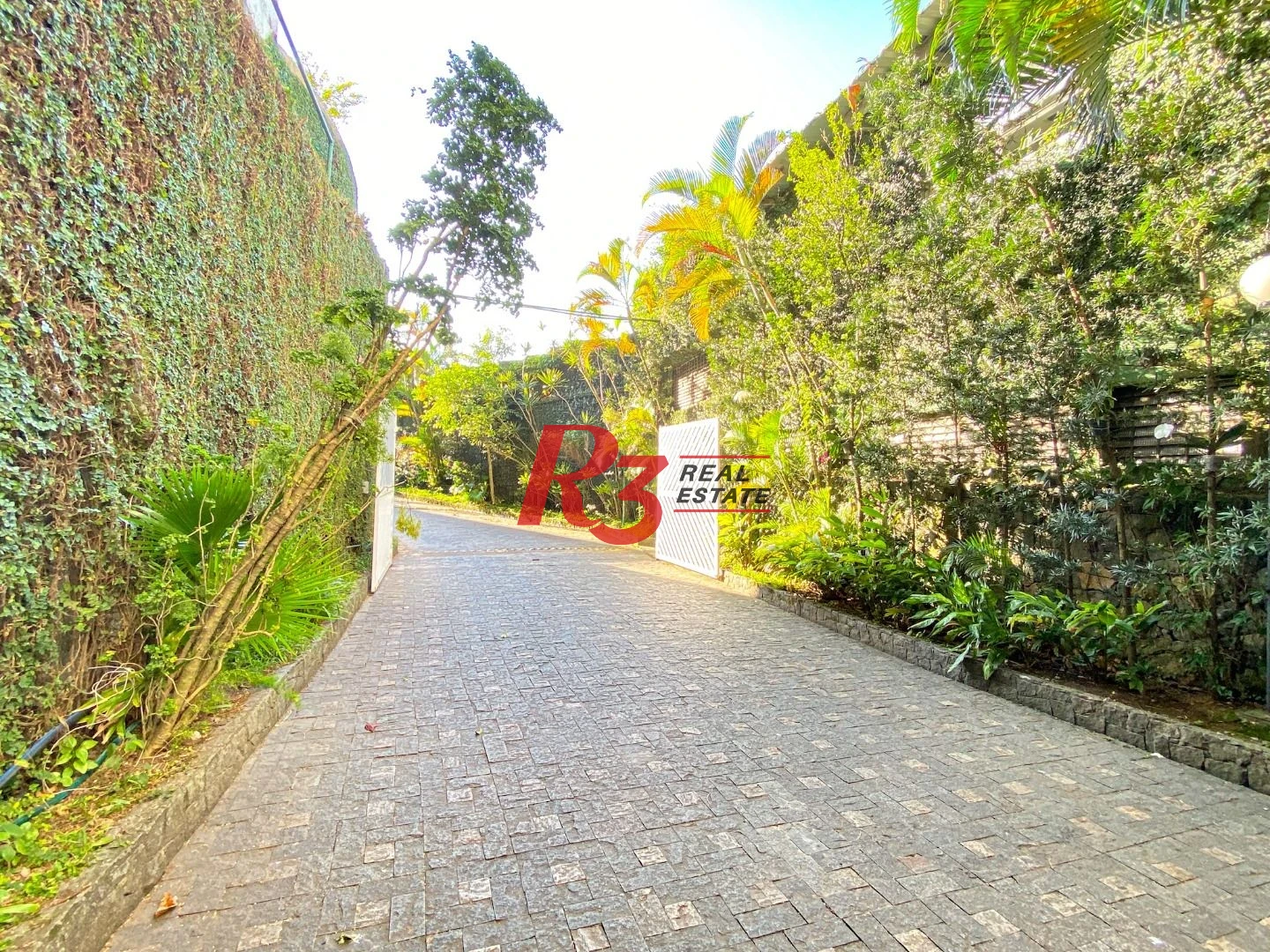 Apartamento com 4 dormitórios à venda, 235 m² por R$ 1.400.000,00 - Ilha Porchat - São Vicente/SP