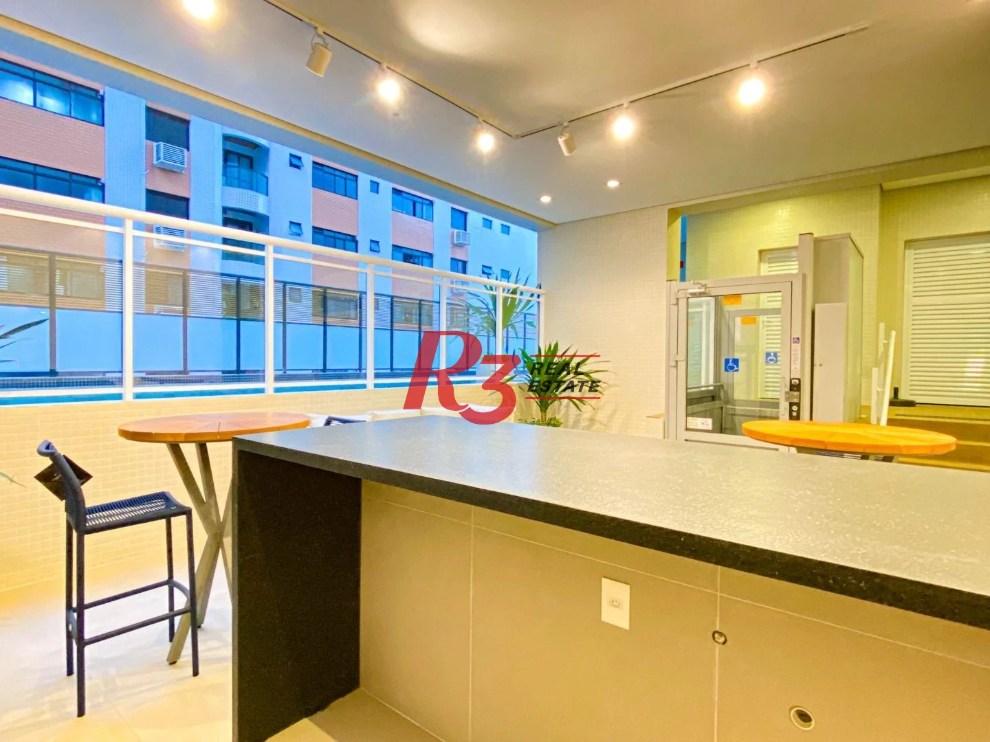Apartamento para alugar, 94 m² por R$ 8.000,00/mês - Boqueirão - Santos/SP