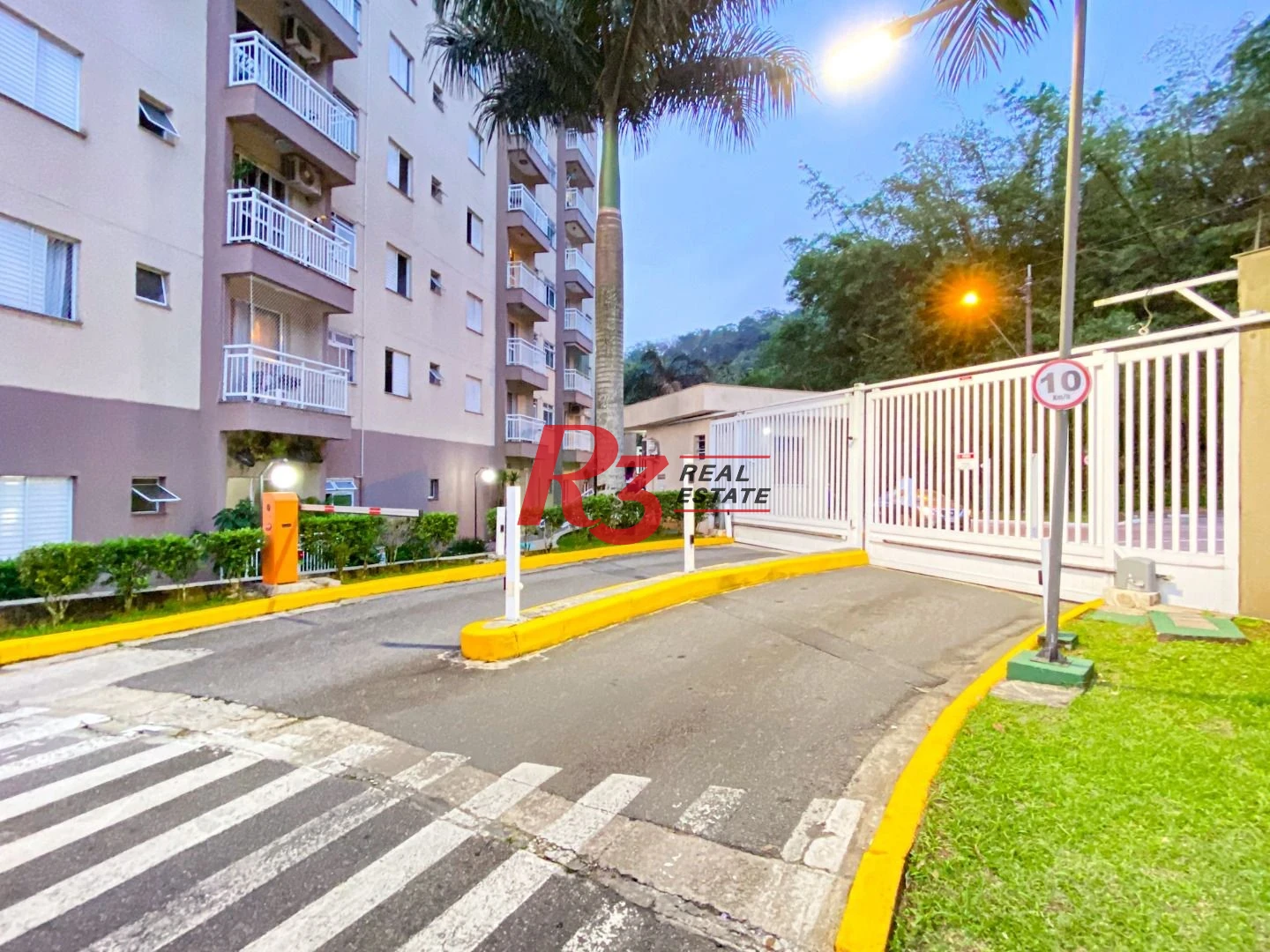 Apartamento com 2 dormitórios à venda, 55 m² por R$ 300.000,00 - Morro de Nova Cintra - Santos/SP