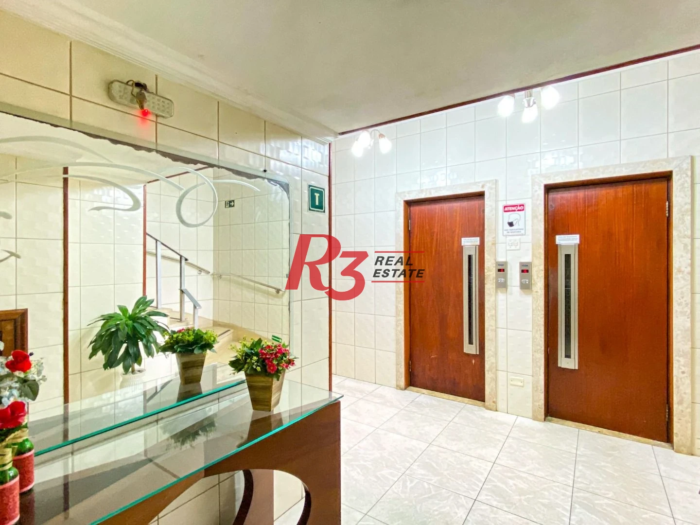 Apartamento com 2 dormitórios à venda, 60 m² por R$ 580.000,00 - Ponta da Praia - Santos/SP