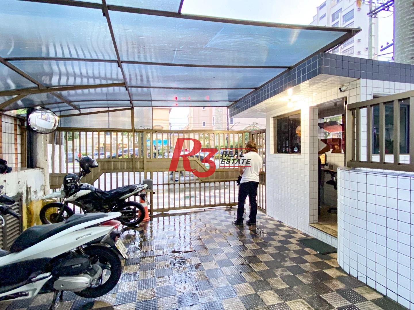 Apartamento com 2 dormitórios à venda, 98 m² por R$ 550.000,00 - Gonzaga - Santos/SP