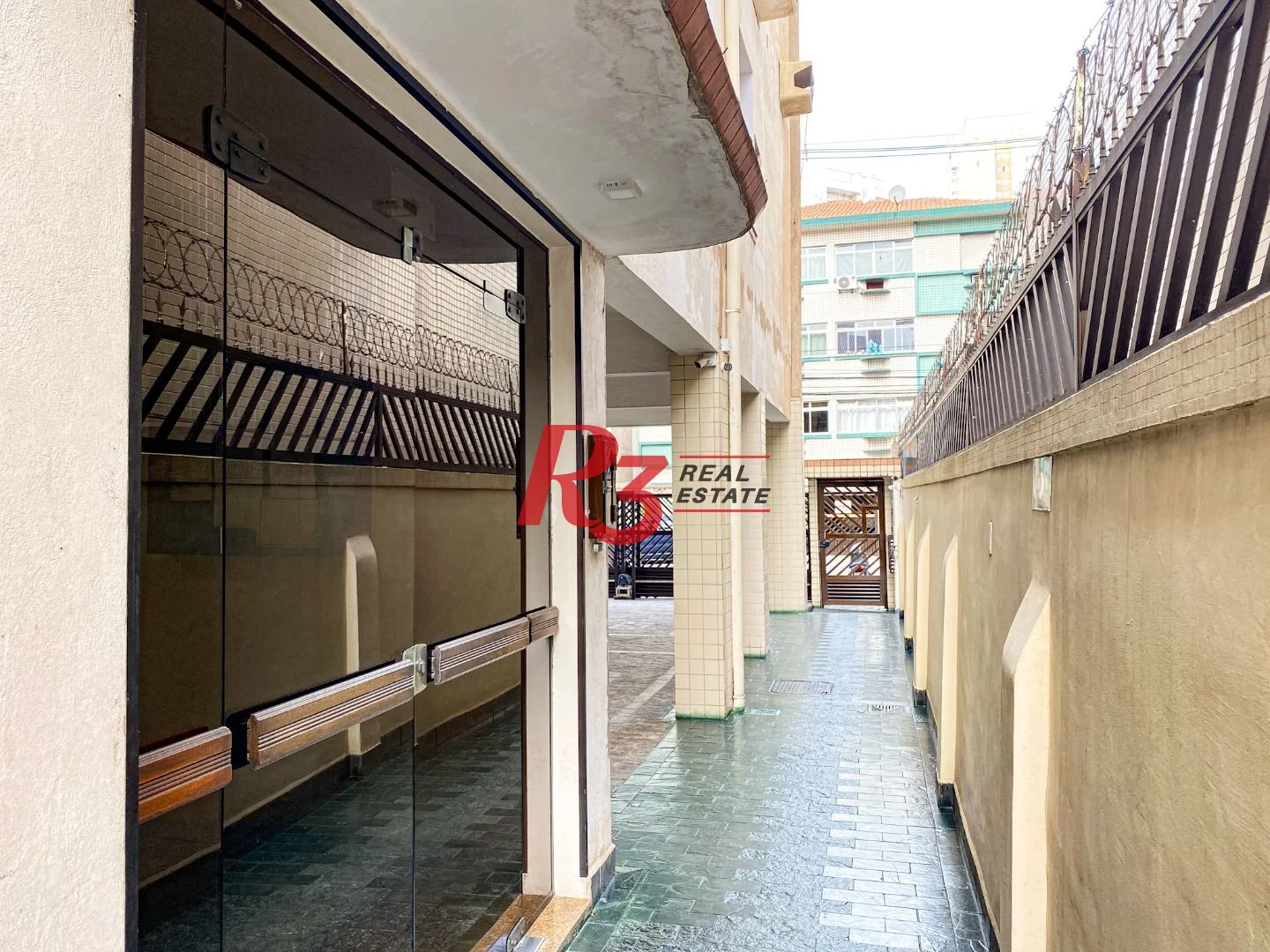 Apartamento com 3 dormitórios à venda, 90 m² por R$ 691.000,00 - Pompéia - Santos/SP