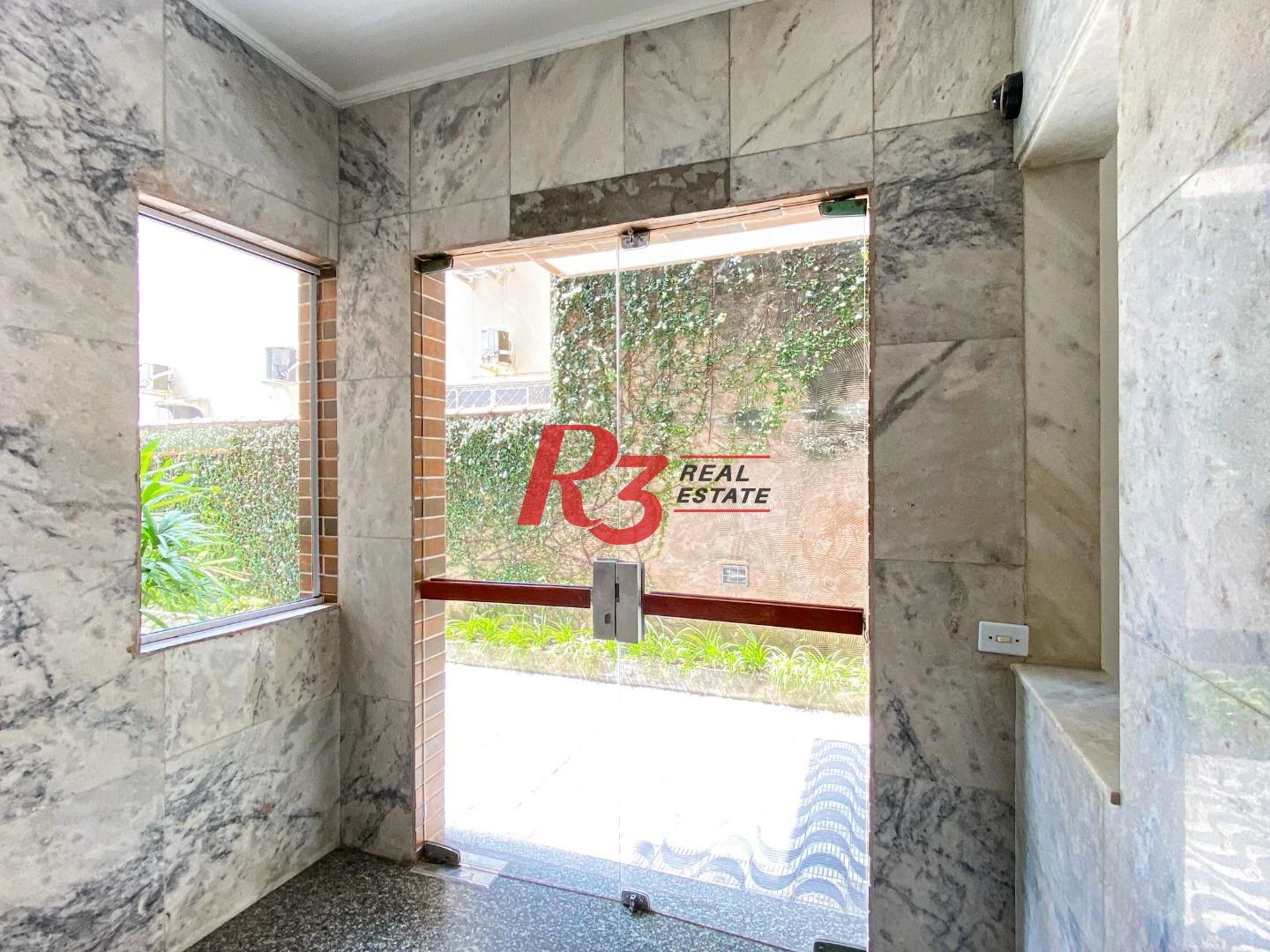 Apartamento com 3 dormitórios à venda, 120 m² por R$ 739.000,00 - Gonzaga - Santos/SP
