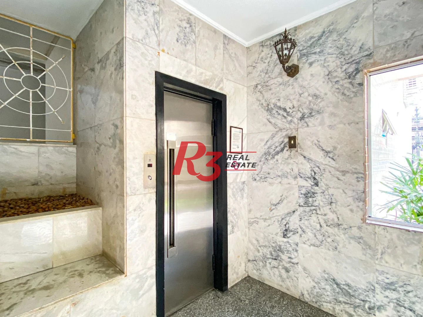 Apartamento com 3 dormitórios à venda, 120 m² por R$ 739.000,00 - Gonzaga - Santos/SP