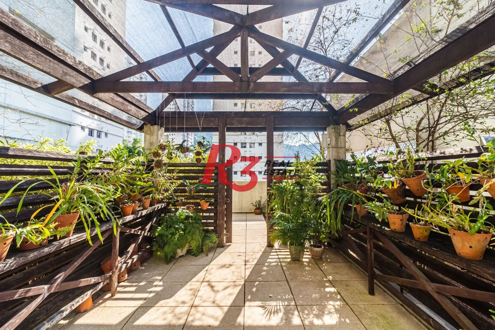 3 dorm com uma suíte - varanda gourmet - 2 vagas - lazer completo